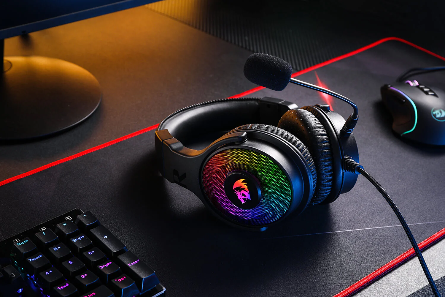 ReDragon PANDORA HEADSET H350 RGB USB - سماعات ريدراكون 4 Redragon H350 Pandora RGB Wired Gaming Headset with 50mm Drivers and Detachable Microphone